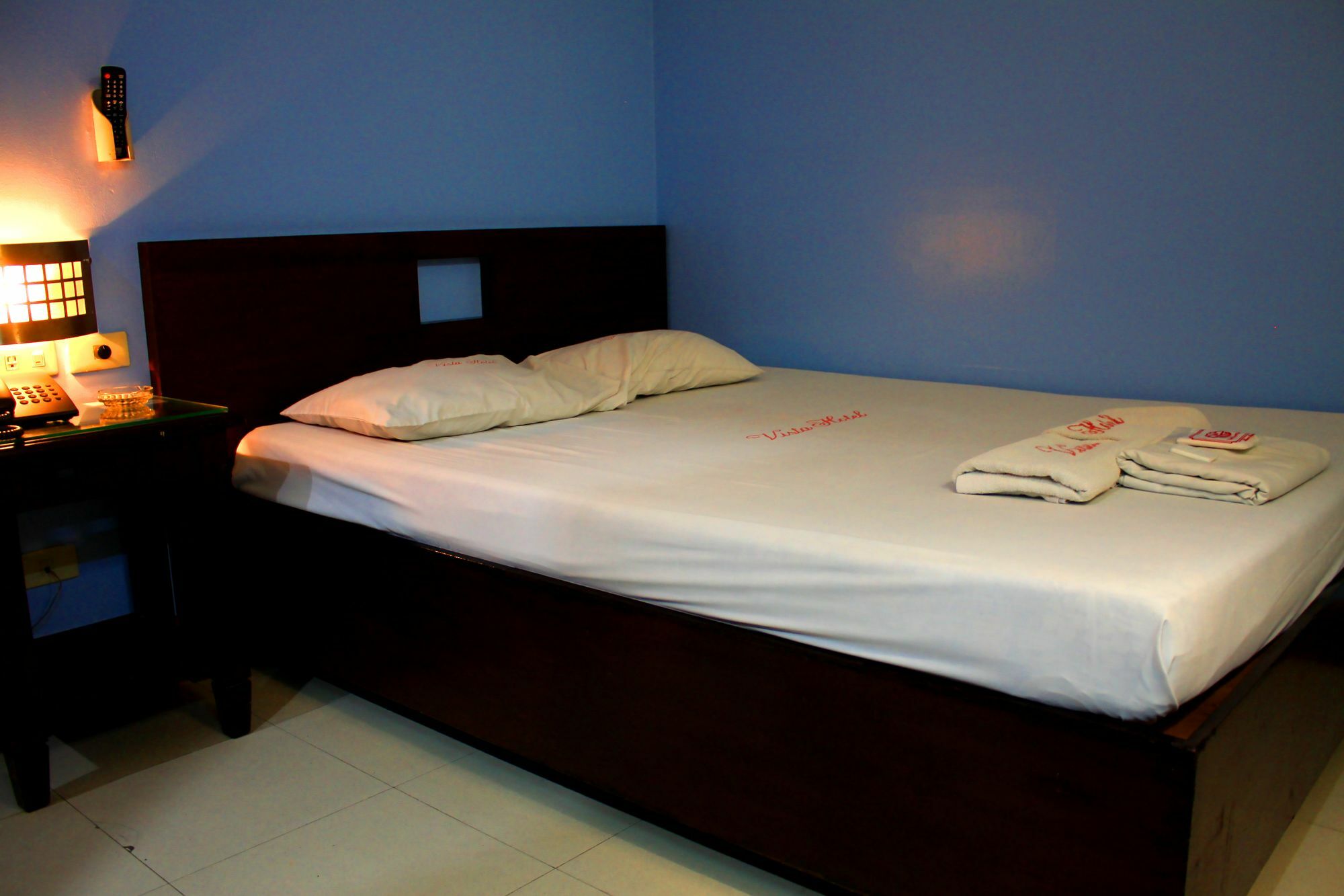 Vista Apartelle Makati City Екстер'єр фото