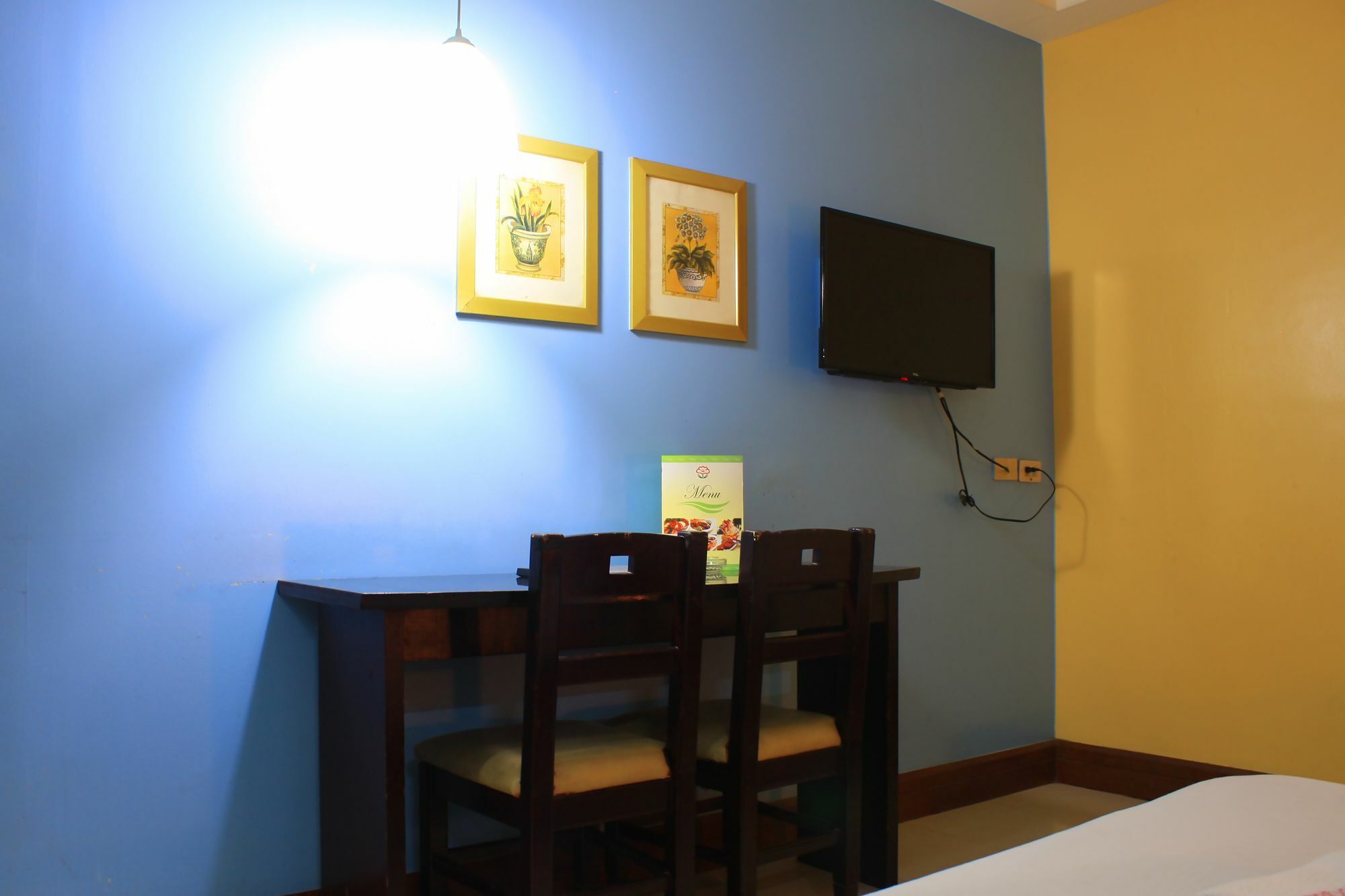 Vista Apartelle Makati City Екстер'єр фото