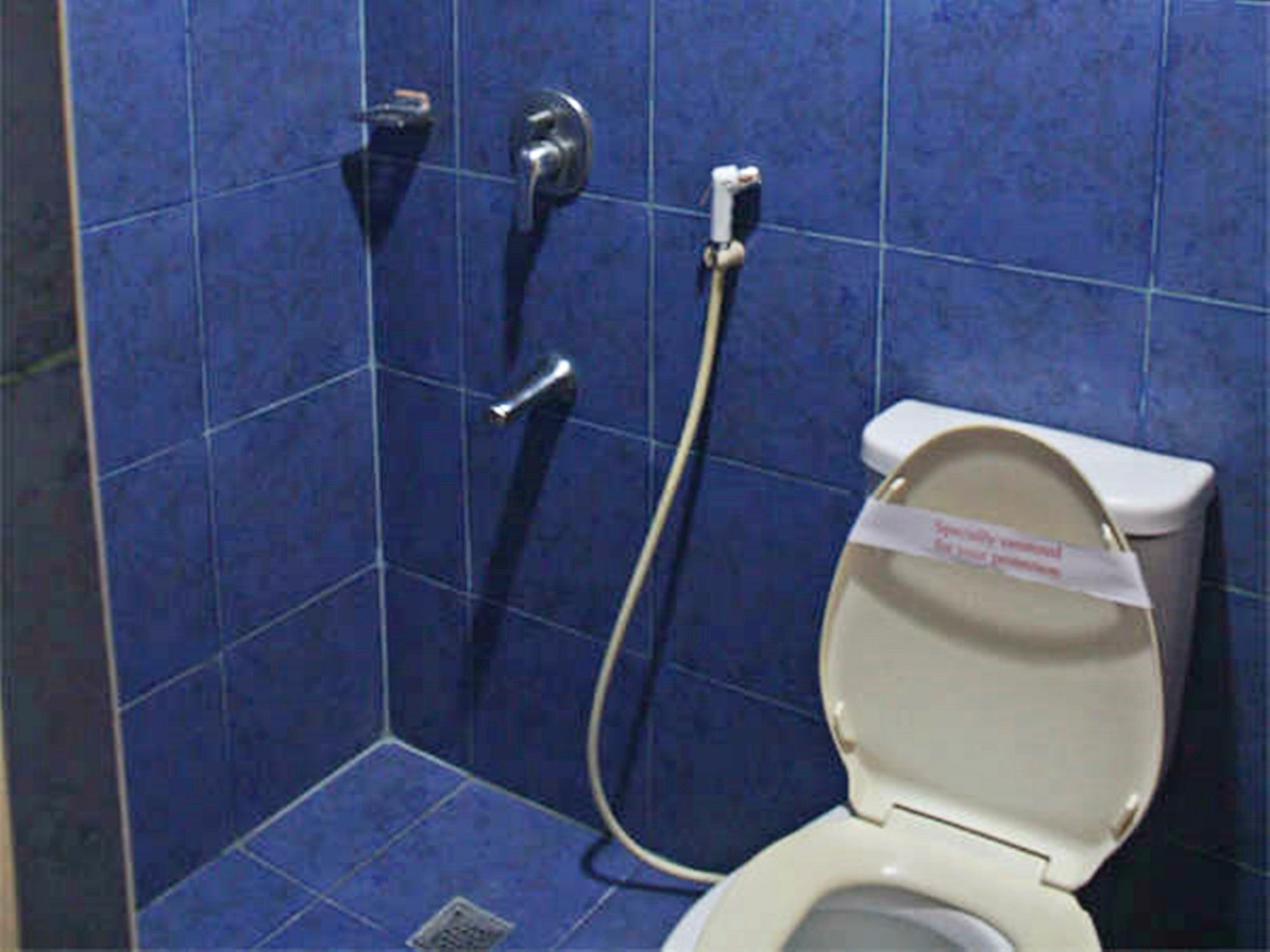 Vista Apartelle Makati City Екстер'єр фото