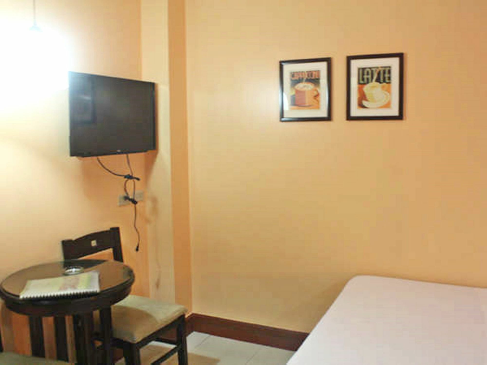 Vista Apartelle Makati City Екстер'єр фото