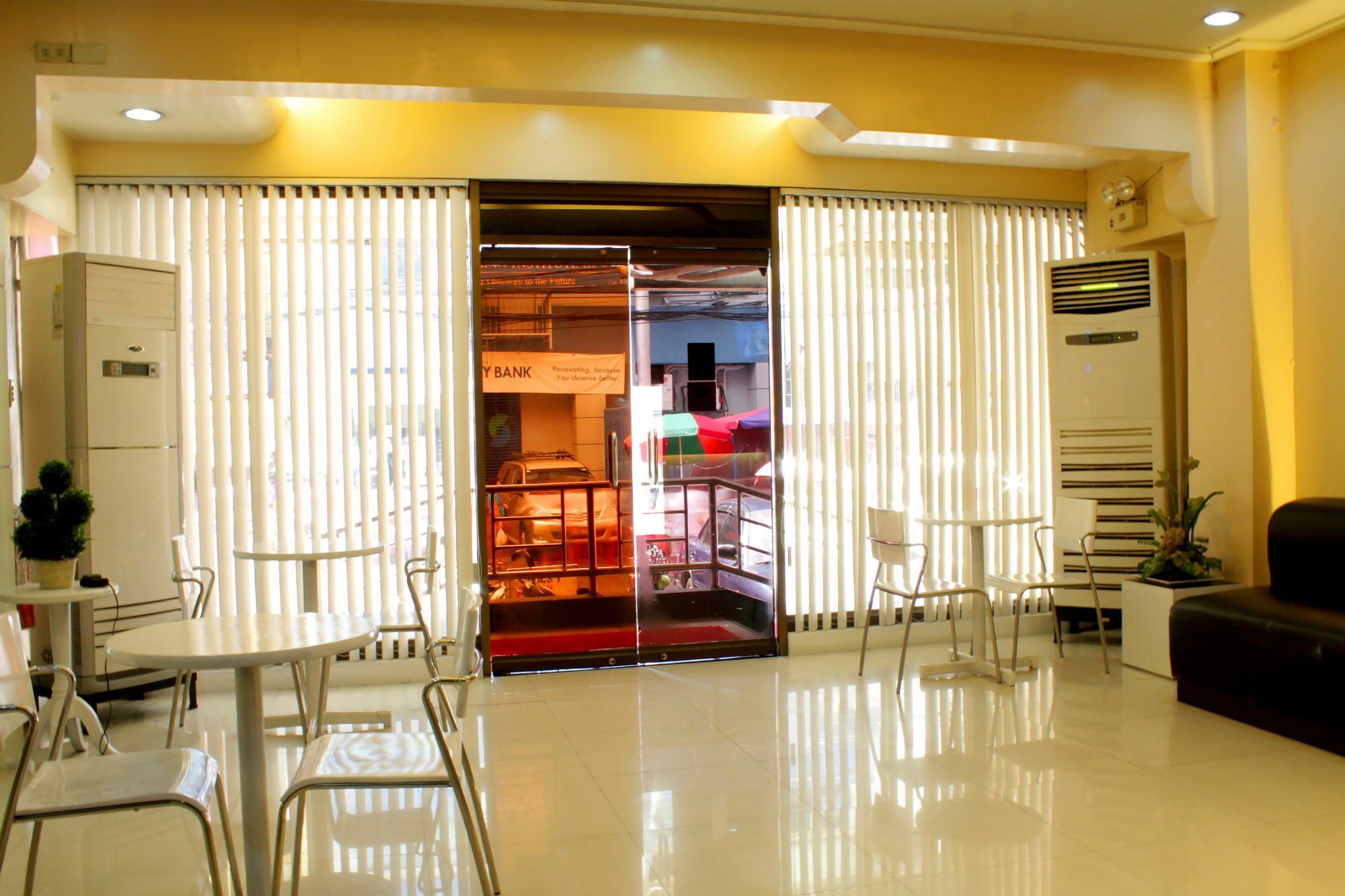 Vista Apartelle Makati City Екстер'єр фото