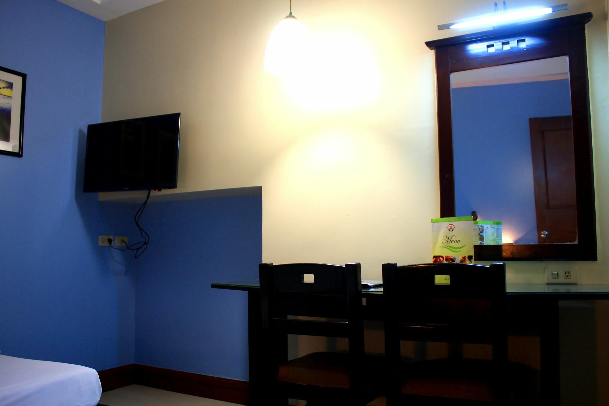 Vista Apartelle Makati City Екстер'єр фото